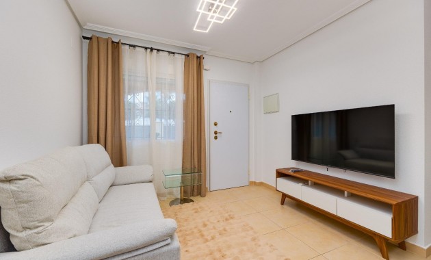 Herverkoop - Bungalow -
Torrevieja - Parque las naciones