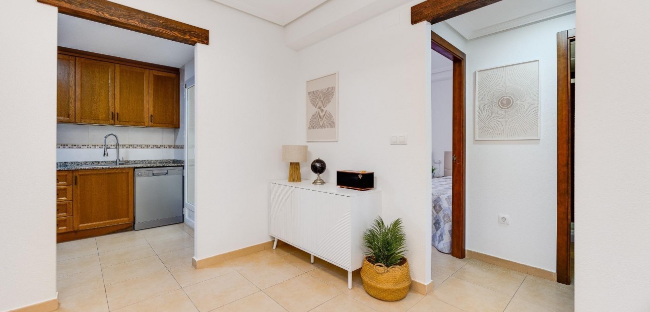 Herverkoop - Bungalow -
Torrevieja - Parque las naciones