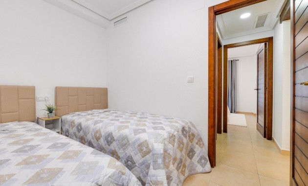 Herverkoop - Bungalow -
Torrevieja - Parque las naciones