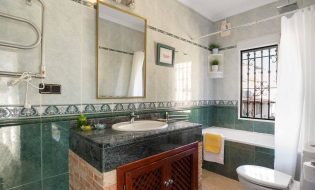 Herverkoop - House -
Orihuela Costa - Los Almendros-La Florida