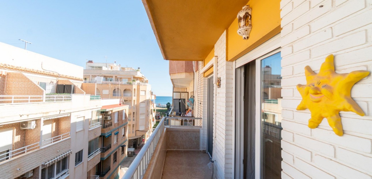 Herverkoop - Penthouse -
Torrevieja - Playa del cura