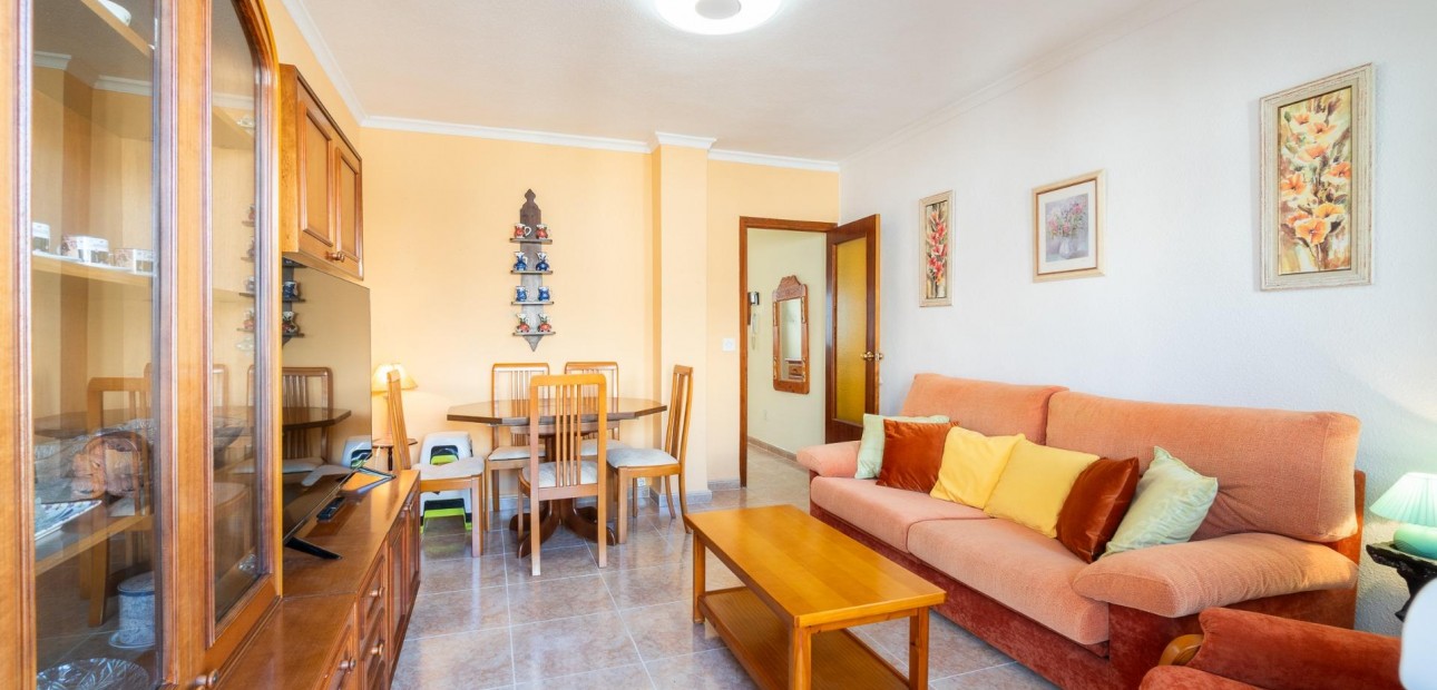 Herverkoop - Penthouse -
Torrevieja - Playa del cura