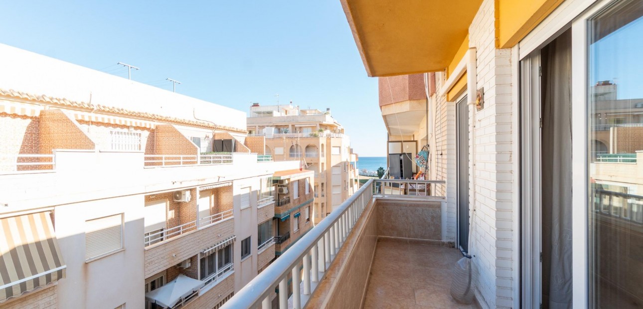 Herverkoop - Penthouse -
Torrevieja - Playa del cura