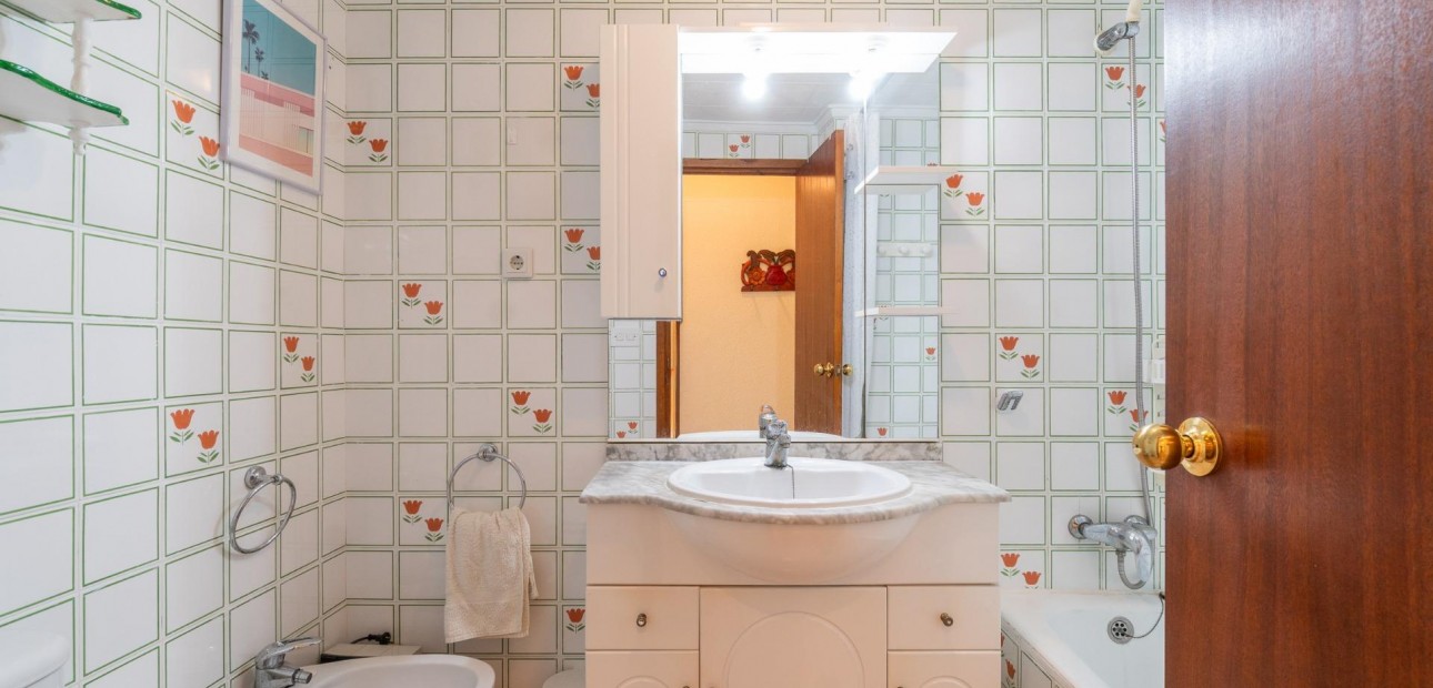 Herverkoop - Penthouse -
Torrevieja - Playa del cura