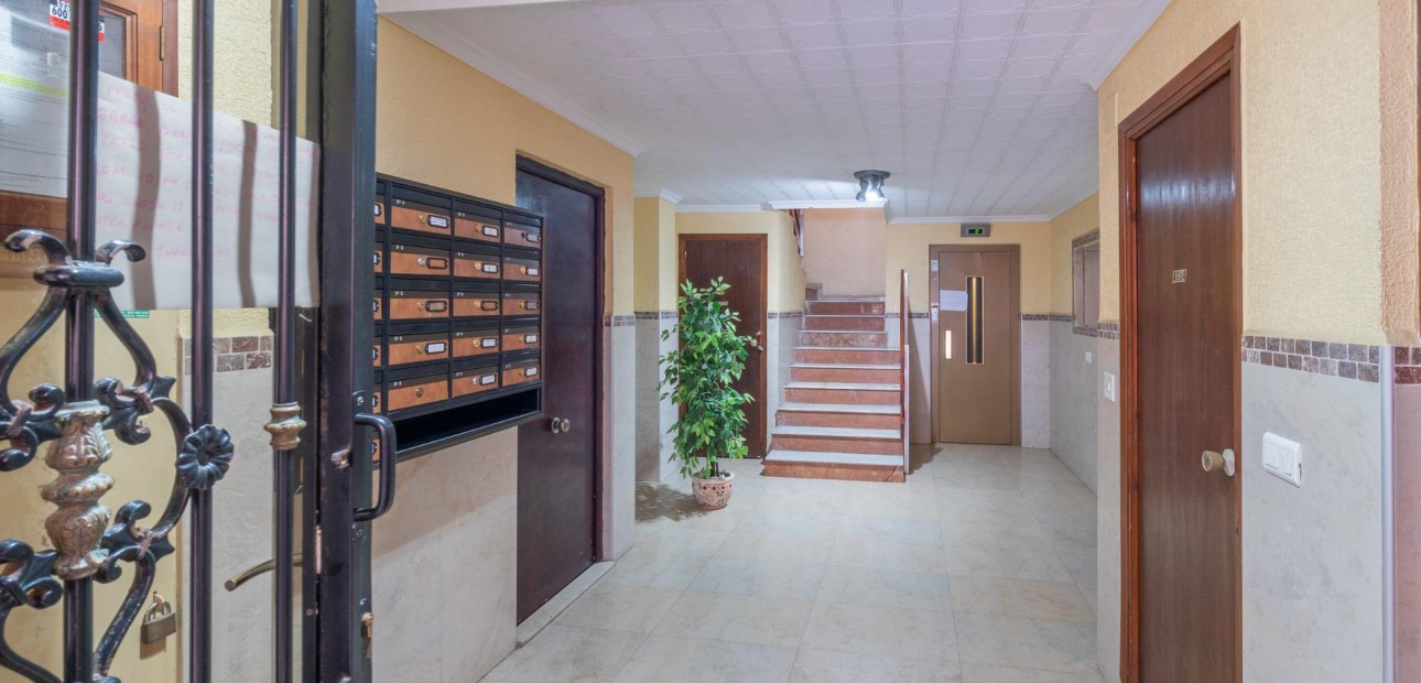 Herverkoop - Penthouse -
Torrevieja - Playa del cura