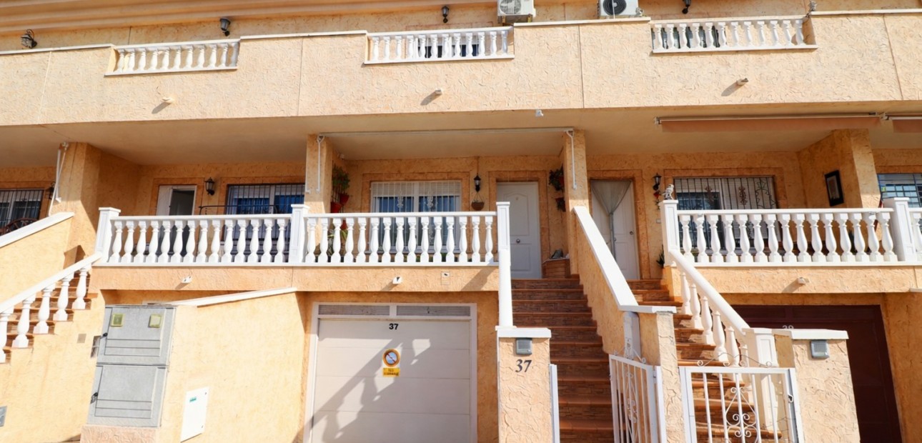 Sale - Townhouse -
Redovan - Redovan - Town