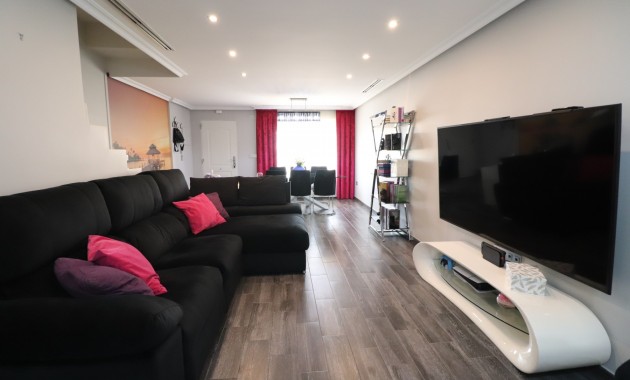 Sale - Townhouse -
Redovan - Redovan - Town