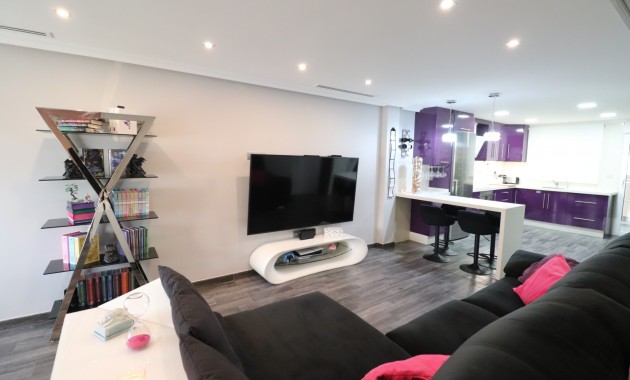 Sale - Townhouse -
Redovan - Redovan - Town