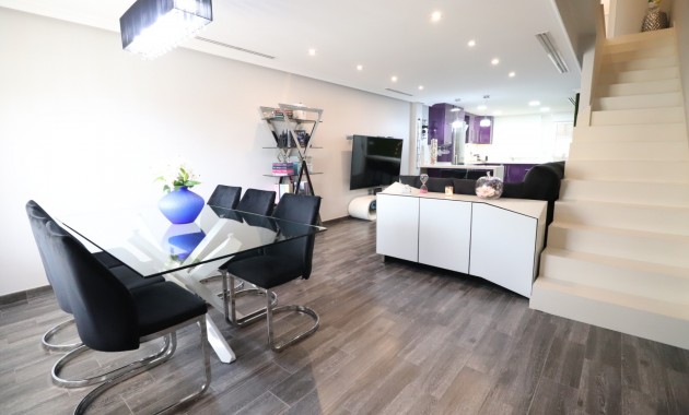 Sale - Townhouse -
Redovan - Redovan - Town