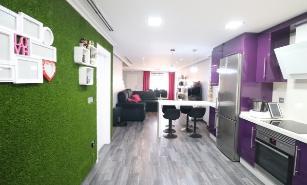 Sale - Townhouse -
Redovan - Redovan - Town