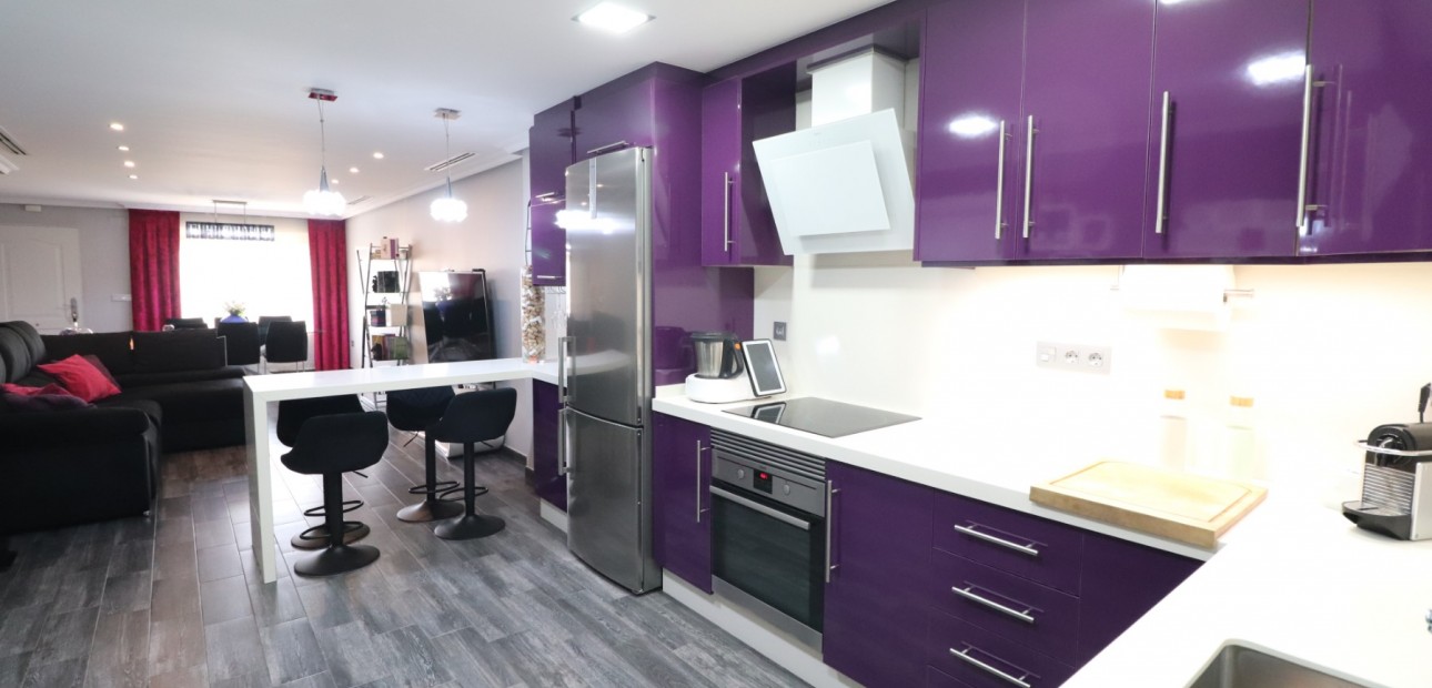 Sale - Townhouse -
Redovan - Redovan - Town