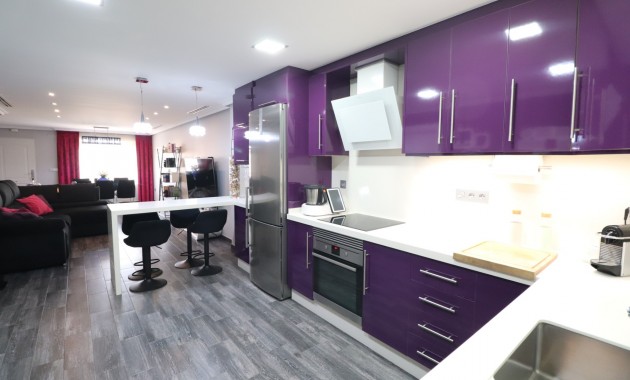 Sale - Townhouse -
Redovan - Redovan - Town