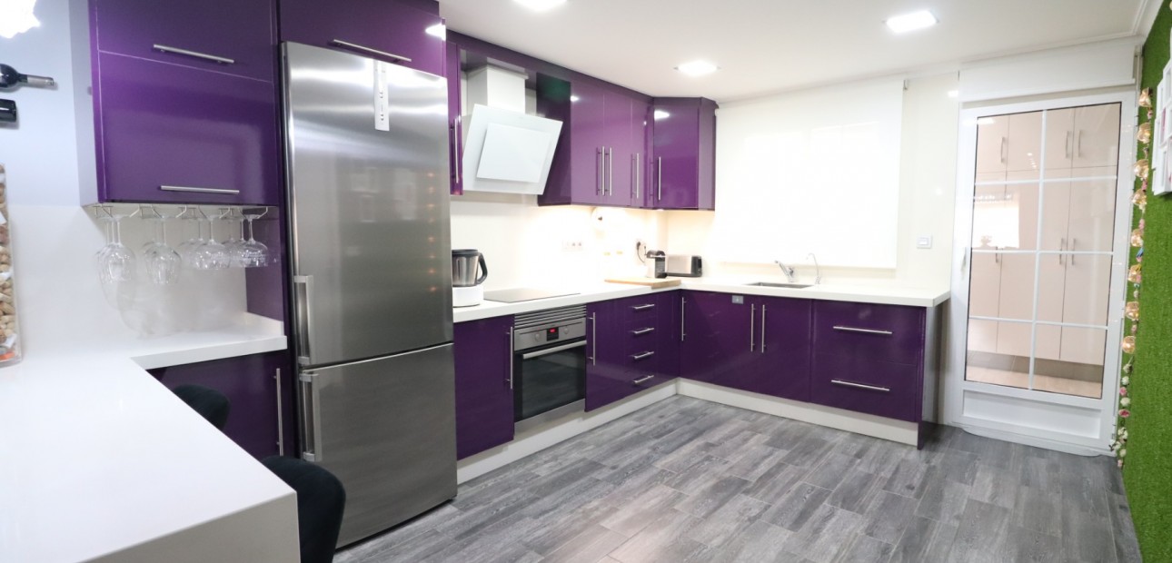 Sale - Townhouse -
Redovan - Redovan - Town