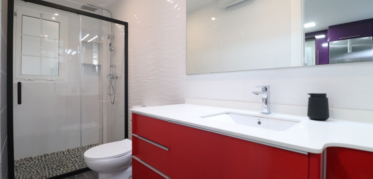 Sale - Townhouse -
Redovan - Redovan - Town