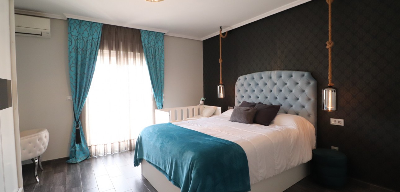 Sale - Townhouse -
Redovan - Redovan - Town