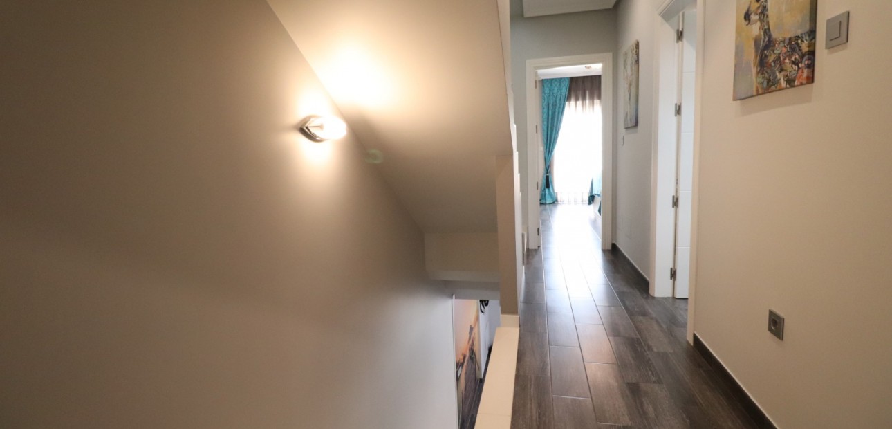 Sale - Townhouse -
Redovan - Redovan - Town