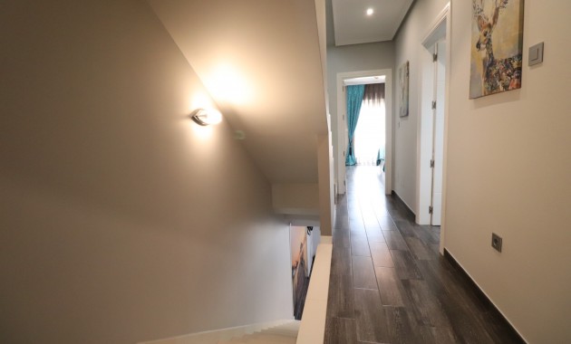 Sale - Townhouse -
Redovan - Redovan - Town