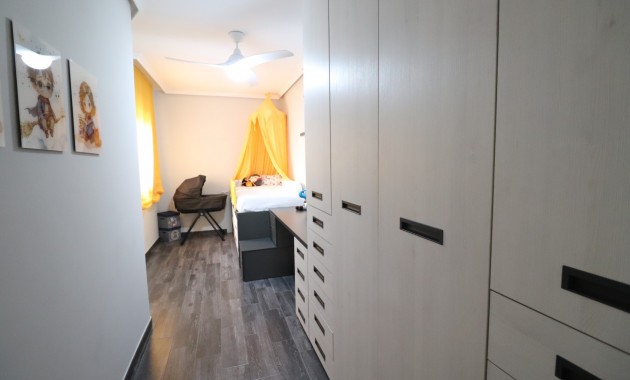 Sale - Townhouse -
Redovan - Redovan - Town