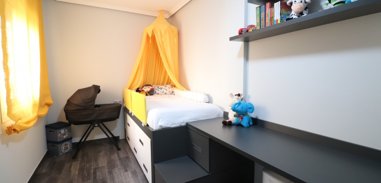 Sale - Townhouse -
Redovan - Redovan - Town