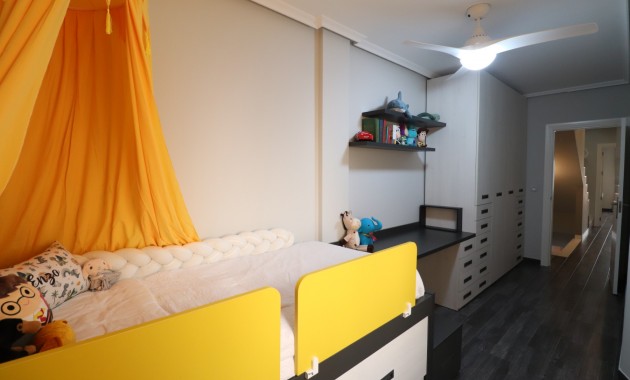 Sale - Townhouse -
Redovan - Redovan - Town