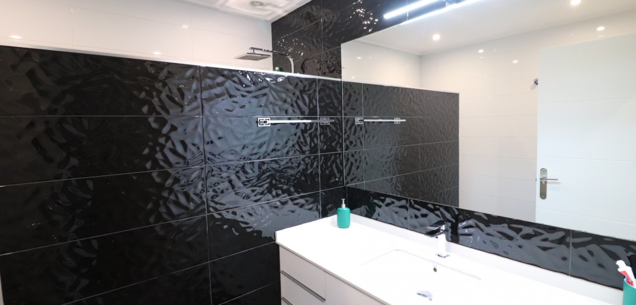 Sale - Townhouse -
Redovan - Redovan - Town