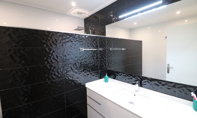 Sale - Townhouse -
Redovan - Redovan - Town