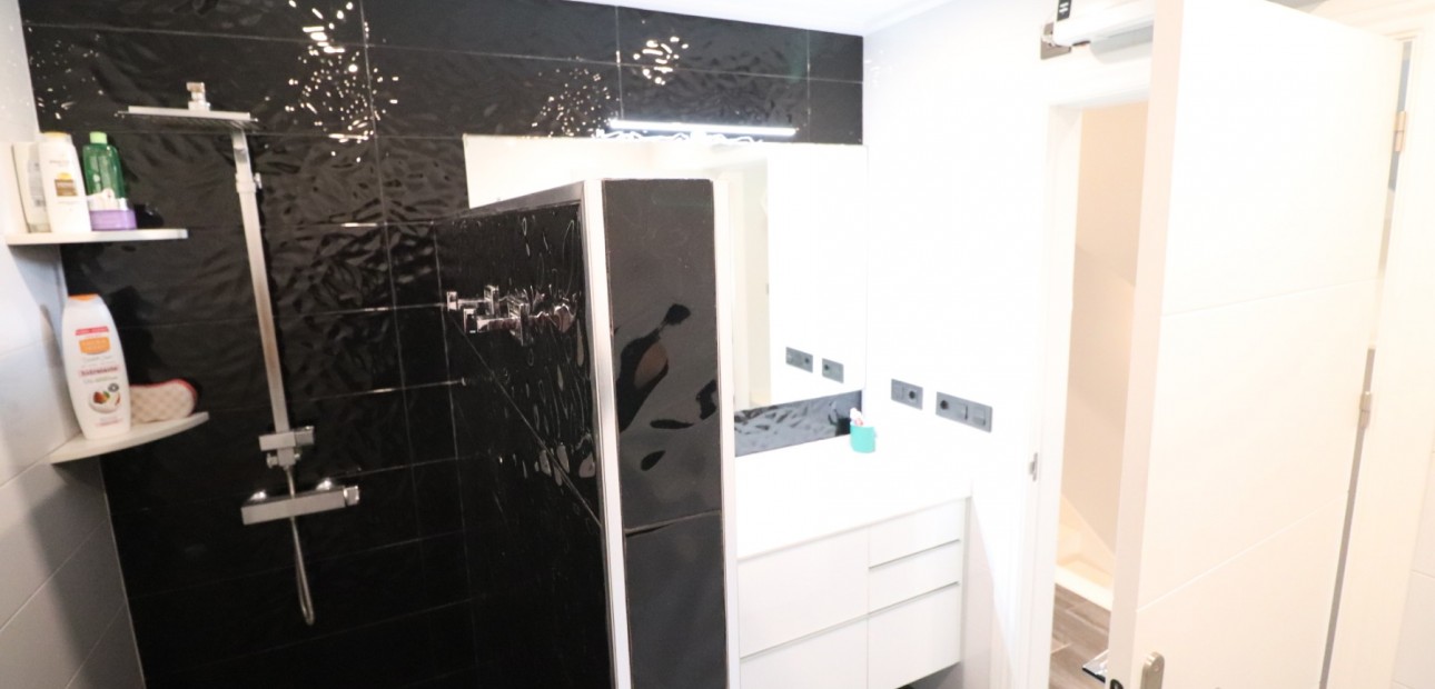 Sale - Townhouse -
Redovan - Redovan - Town