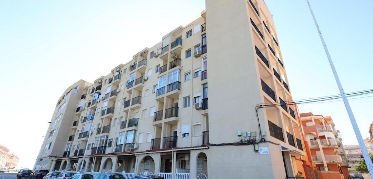 Sale - Apartment / flat -
Torrevieja - La Mata pueblo
