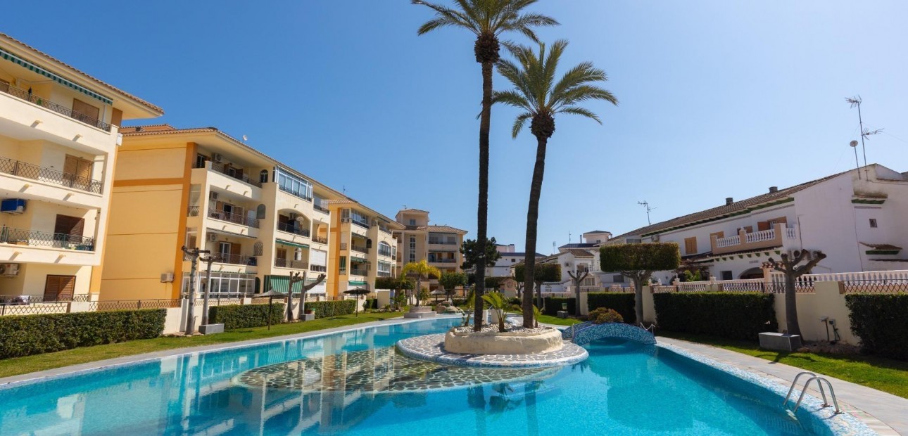 Herverkoop - Studio -
Torrevieja - Los Europeos