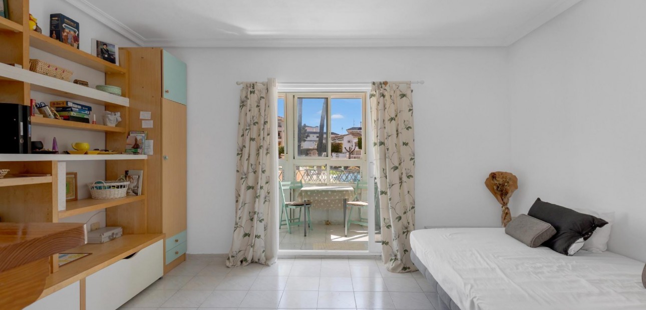 Herverkoop - Studio -
Torrevieja - Los Europeos