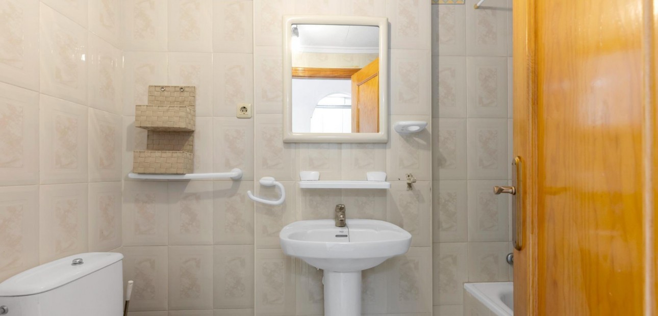 Herverkoop - Studio -
Torrevieja - Los Europeos