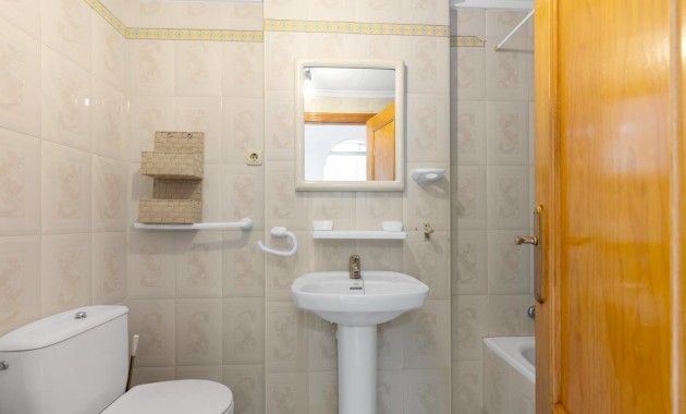 Herverkoop - Studio -
Torrevieja - Los Europeos