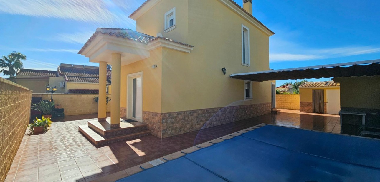 Herverkoop - Villa -
San Fulgencio - San fulgencio pueblo