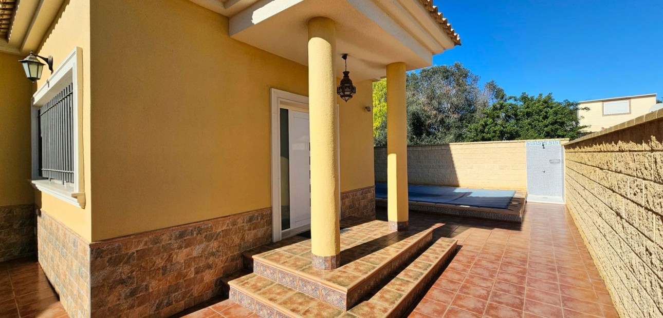 Herverkoop - Villa -
San Fulgencio - San fulgencio pueblo