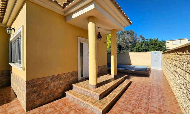 Herverkoop - Villa -
San Fulgencio - San fulgencio pueblo