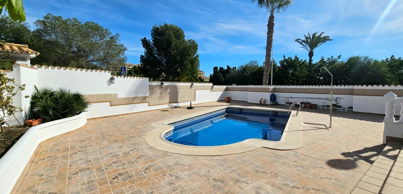 Herverkoop - Villa -
Orihuela Costa - Lomas de Campoamor-Las Ramblas