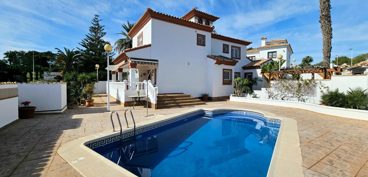 Herverkoop - Villa -
Orihuela Costa - Lomas de Campoamor-Las Ramblas