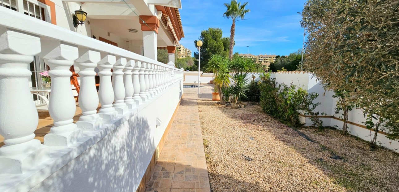 Herverkoop - Villa -
Orihuela Costa - Lomas de Campoamor-Las Ramblas