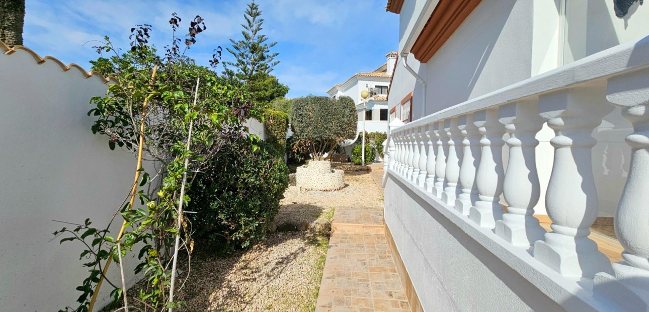 Herverkoop - Villa -
Orihuela Costa - Lomas de Campoamor-Las Ramblas