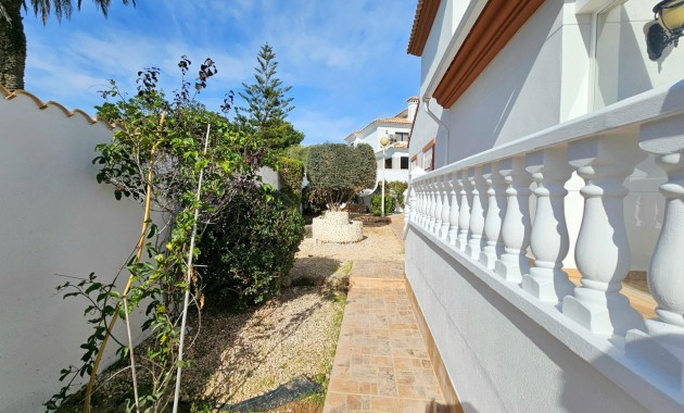 Herverkoop - Villa -
Orihuela Costa - Lomas de Campoamor-Las Ramblas