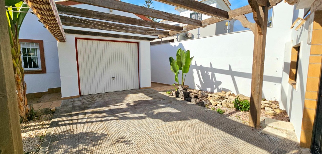 Herverkoop - Villa -
Orihuela Costa - Lomas de Campoamor-Las Ramblas