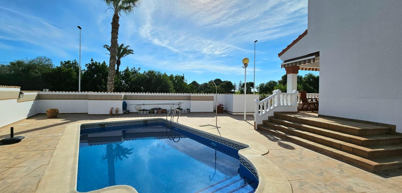 Herverkoop - Villa -
Orihuela Costa - Lomas de Campoamor-Las Ramblas