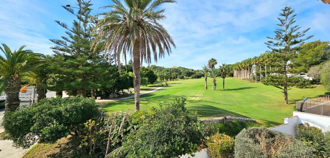 Herverkoop - Villa -
Orihuela Costa - Lomas de Campoamor-Las Ramblas