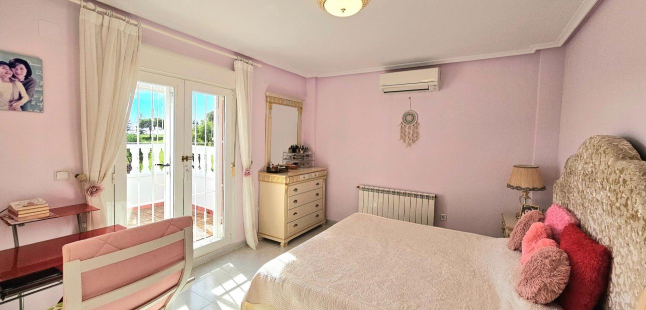 Herverkoop - Villa -
Orihuela Costa - Lomas de Campoamor-Las Ramblas