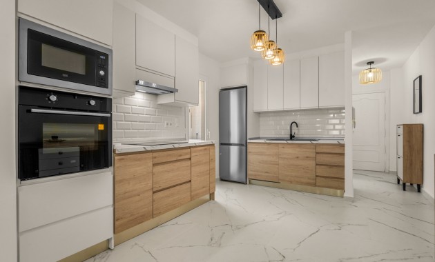 Herverkoop - Appartement / flat -
Torrevieja - Playa Del Cura