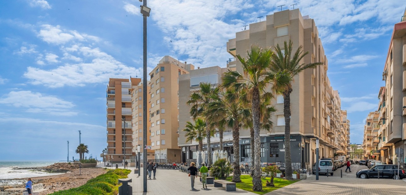 Herverkoop - Appartement / flat -
Torrevieja - Playa Del Cura