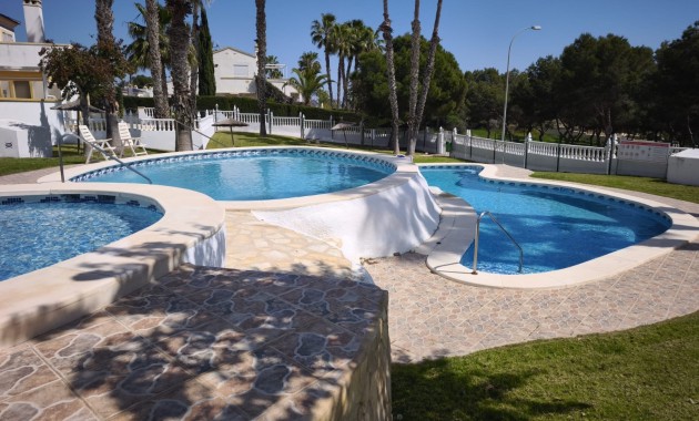 Herverkoop - Bungalow -
Orihuela Costa - Villamartin
