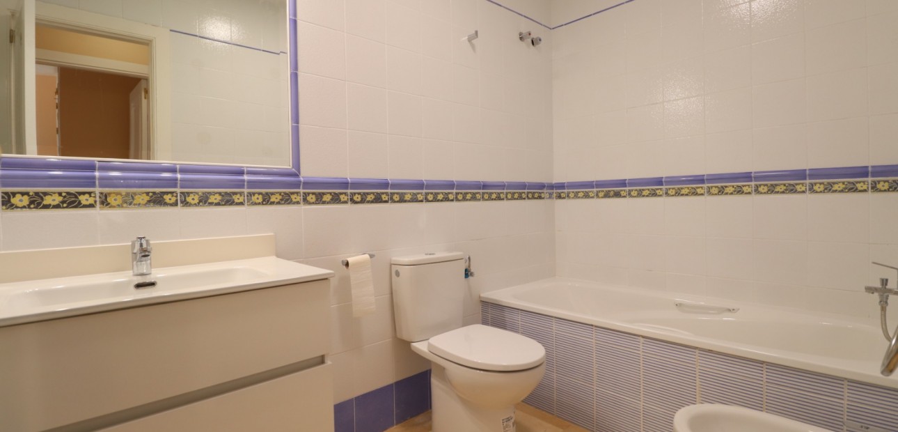 Herverkoop - Bungalow -
Orihuela Costa - Villamartin