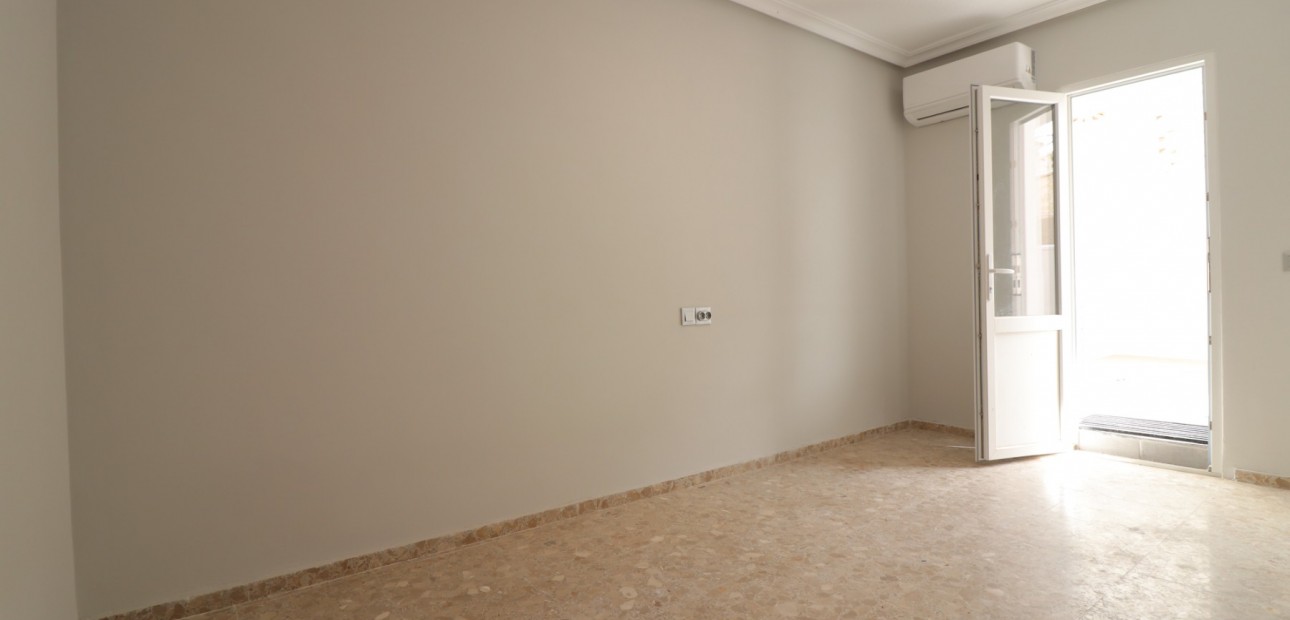 Herverkoop - Appartement / flat -
Torrevieja - Torre La Mata