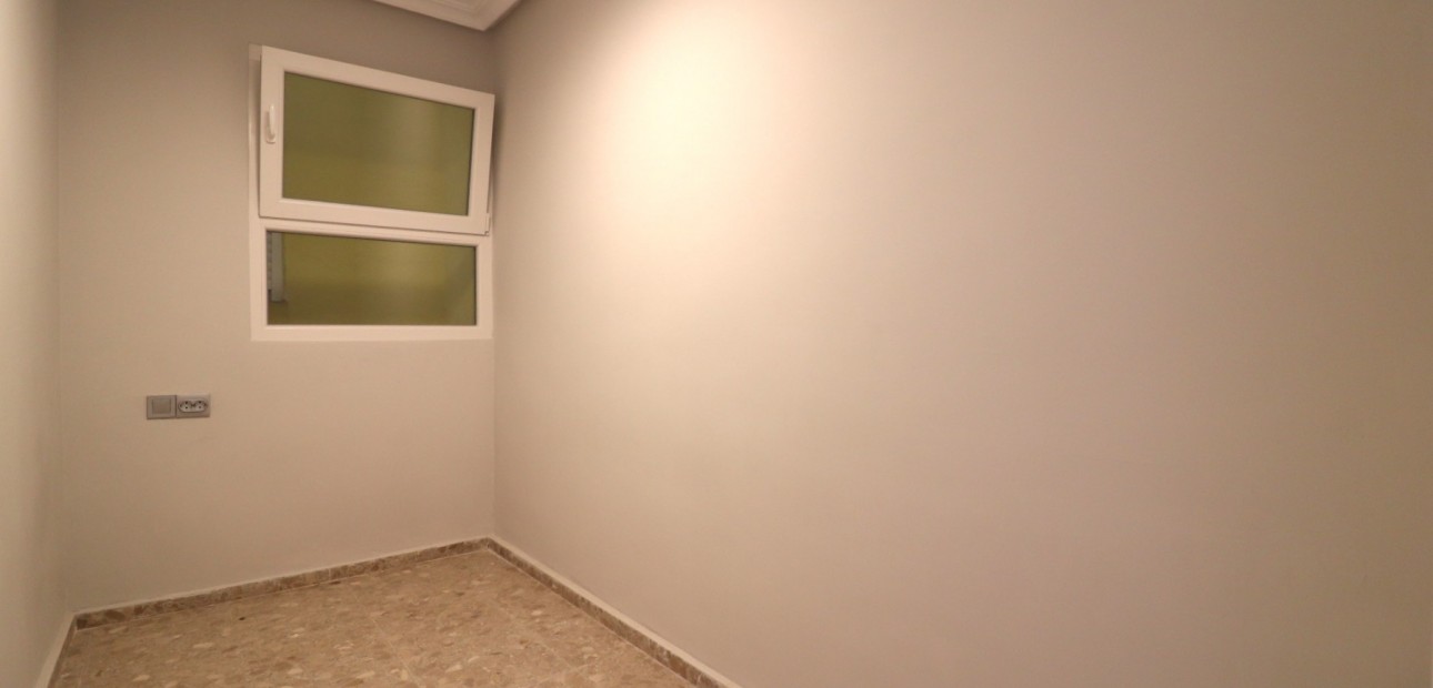 Herverkoop - Appartement / flat -
Torrevieja - Torre La Mata